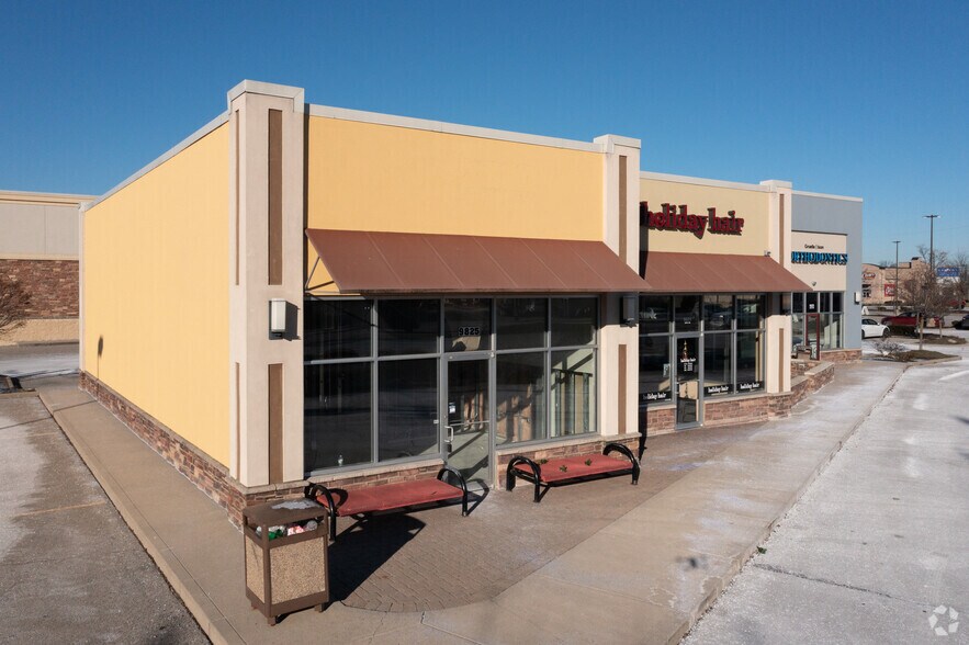 More Photos Of 9825 Colerain Ave, Cincinnati General Retail For Lease