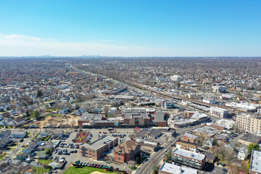 More Photos Of 10 Union Ave, Lynbrook Office For Sale