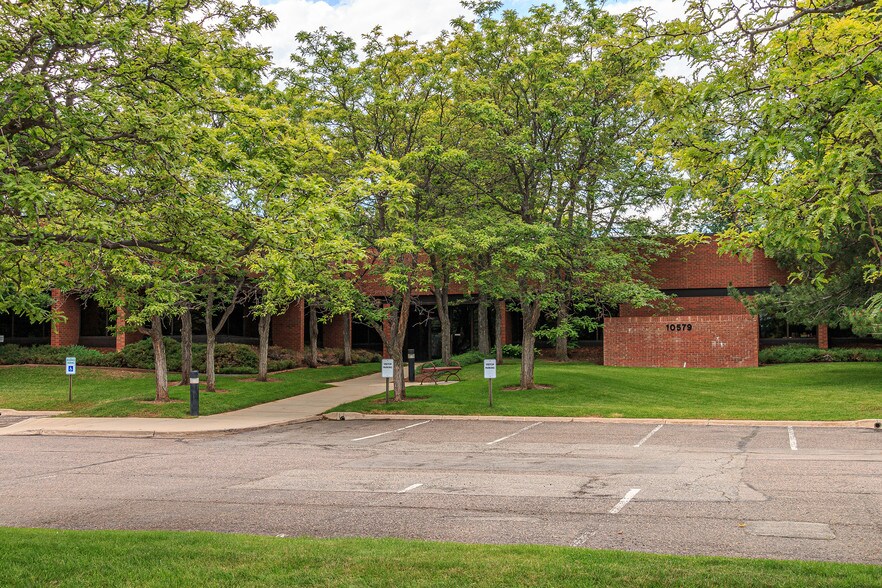More Photos Of 10579 Bradford Rd, Littleton Medical For Lease