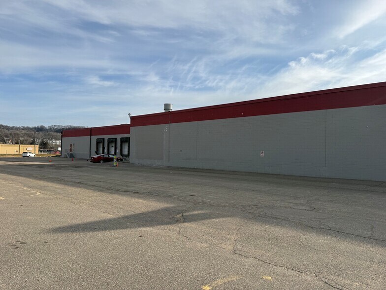 More Photos Of 324 Washington St W, Cannon Falls Warehouse For Sale