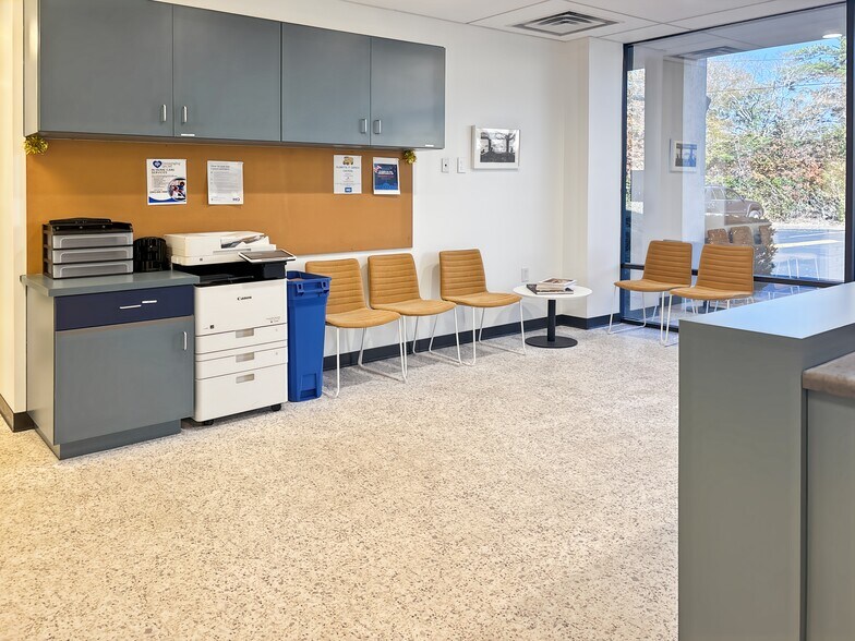 More Photos Of 3100 Cottage Hill Rd, Mobile Coworking Space