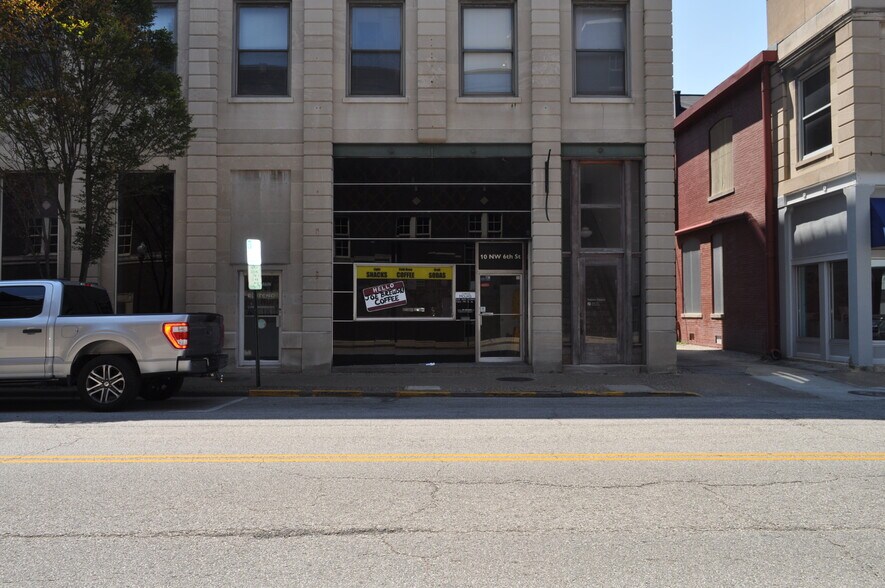 More Photos Of 528 Main St, Evansville Office For Sale