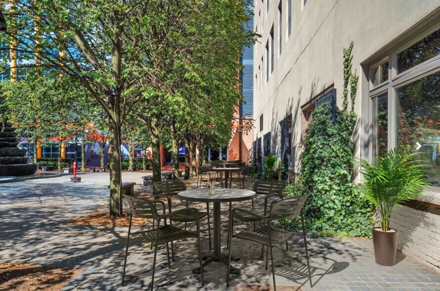 More Photos Of 130 7th St, Pittsburgh Apartments For Lease