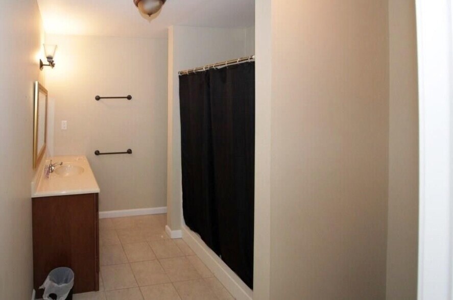 More Photos Of 59 Rogers Ave, Jasper Warehouse For Sale