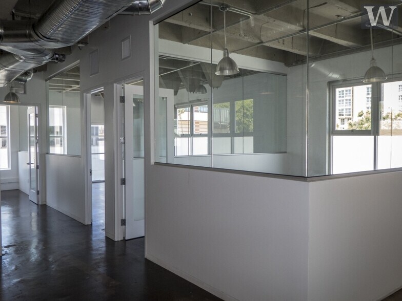 More Photos Of 1063 Gayley Ave, Los Angeles Loft Creative Space For Lease