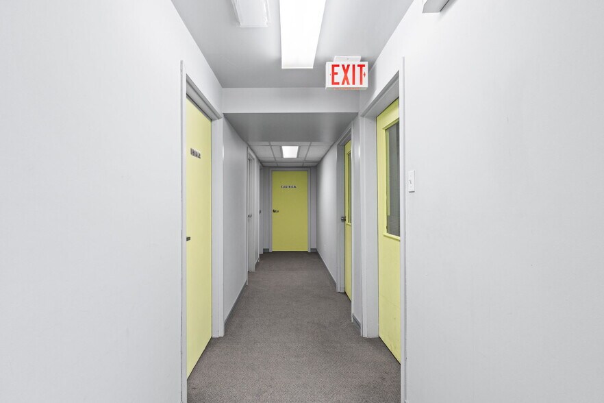 More Photos Of 457 Main St E, Winchester Medical For Sale