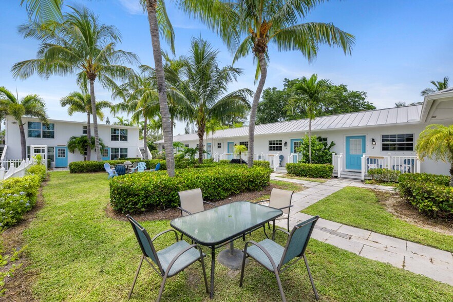 More Photos Of 2502 Tamarind Dr, Hutchinson Island Hotel For Sale