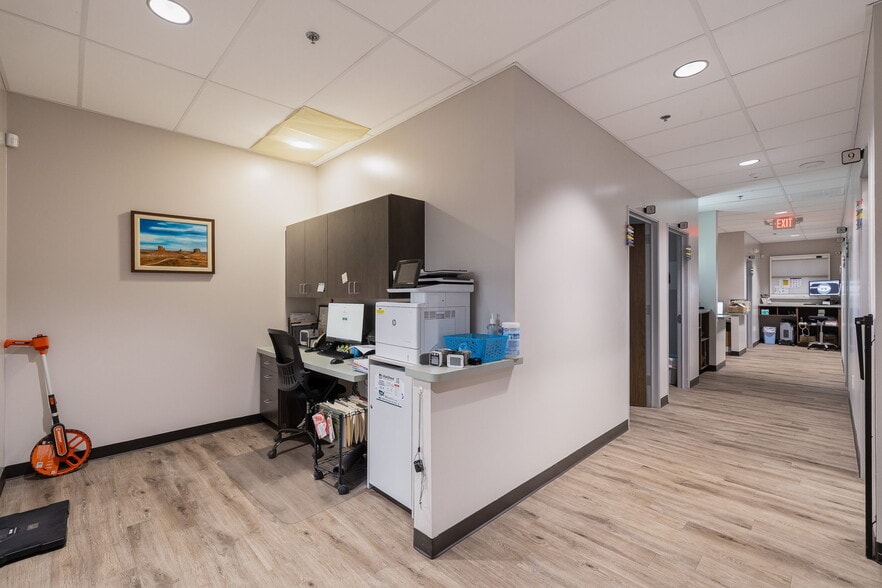 More Photos Of 10007 Huebner Rd, San Antonio Office For Sale