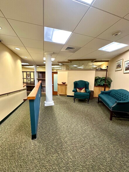 More Photos Of 241 Rushmore Ave, Carle Place Office For Sale