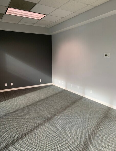 More Photos Of 8761 Perimeter Park Blvd, Jacksonville Office For Lease