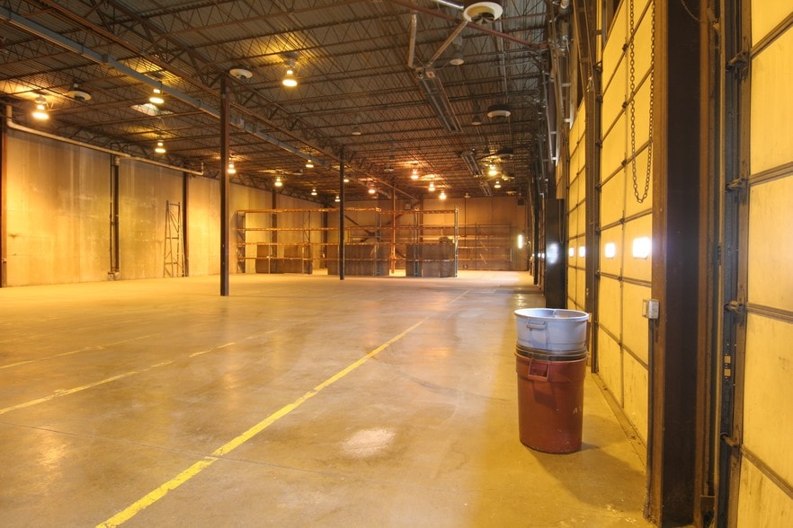 More Photos Of 4808 Kroemer Rd, Fort Wayne Warehouse For Lease