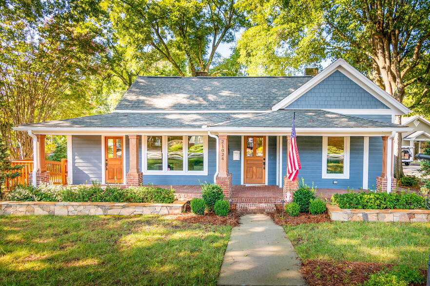 Primary Photo Of 21024 Catawba Ave, Cornelius Office For Lease