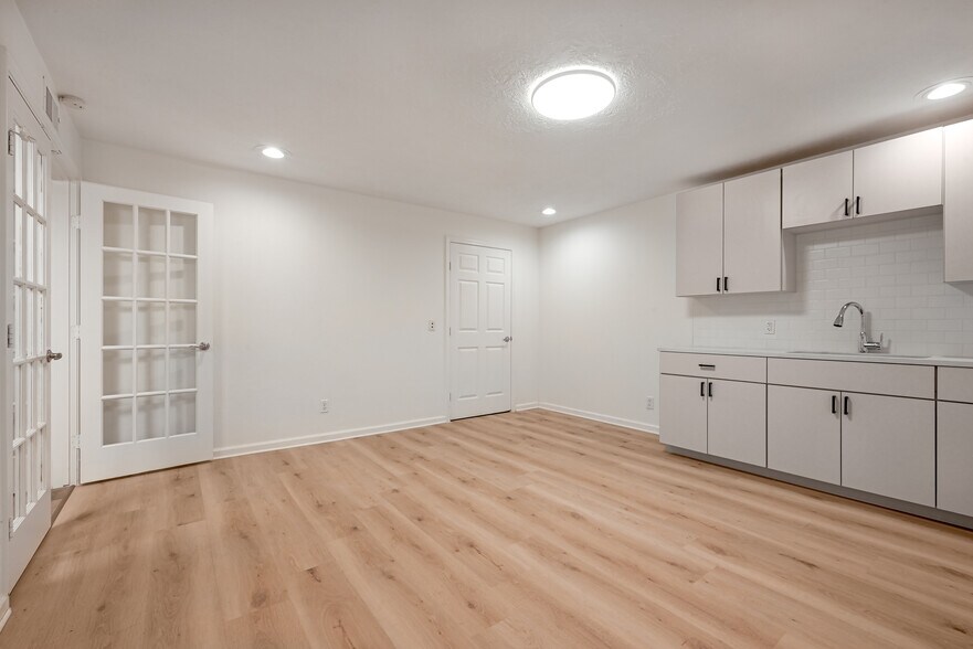 More Photos Of 5611 Adams Ave, Austin Office For Lease