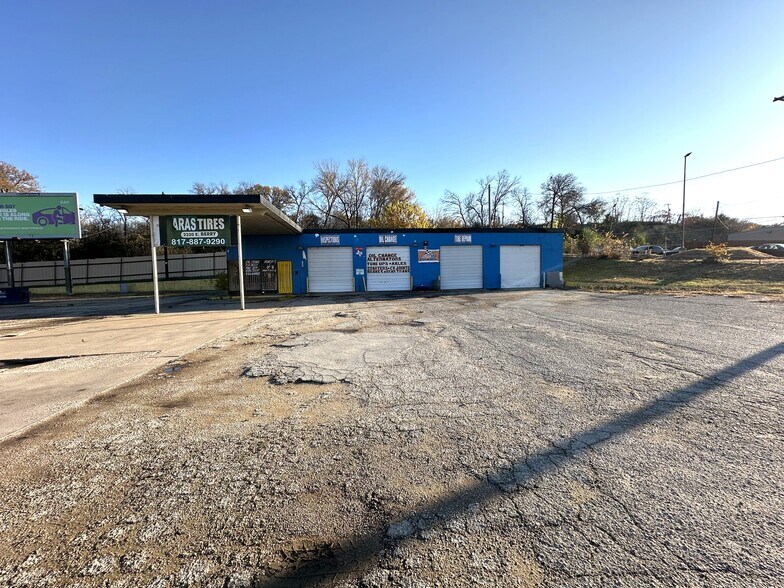 Primary Photo Of 2320 E Berry St, Fort Worth Flex For Sale