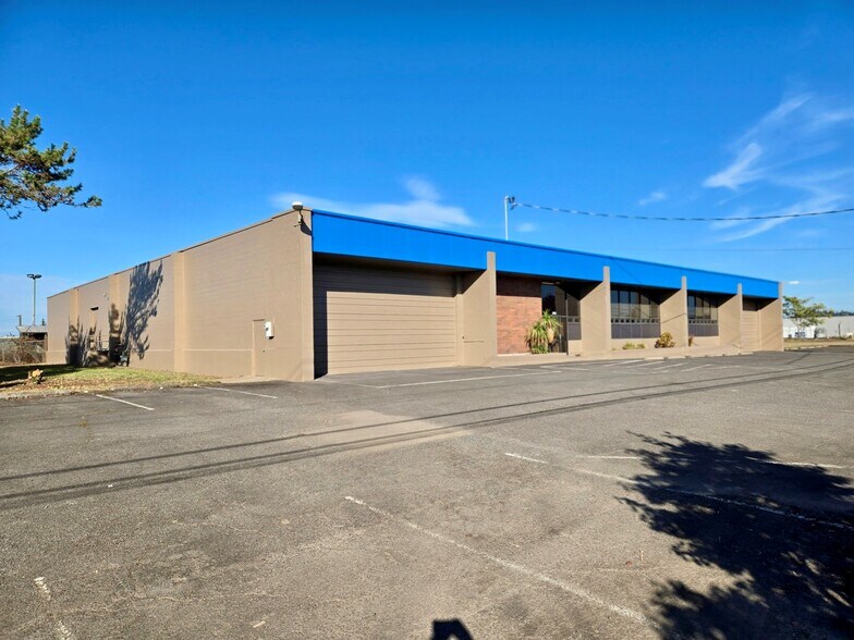 More Photos Of 2635 W 7th Pl, Eugene Warehouse For Lease