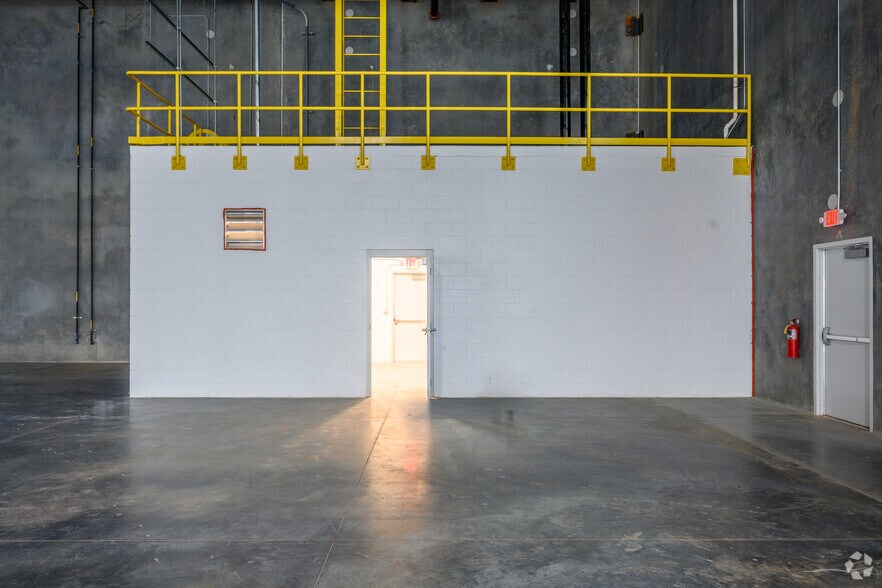 More Photos Of Chamblee Tucker Rd, Chamblee Unknown For Lease