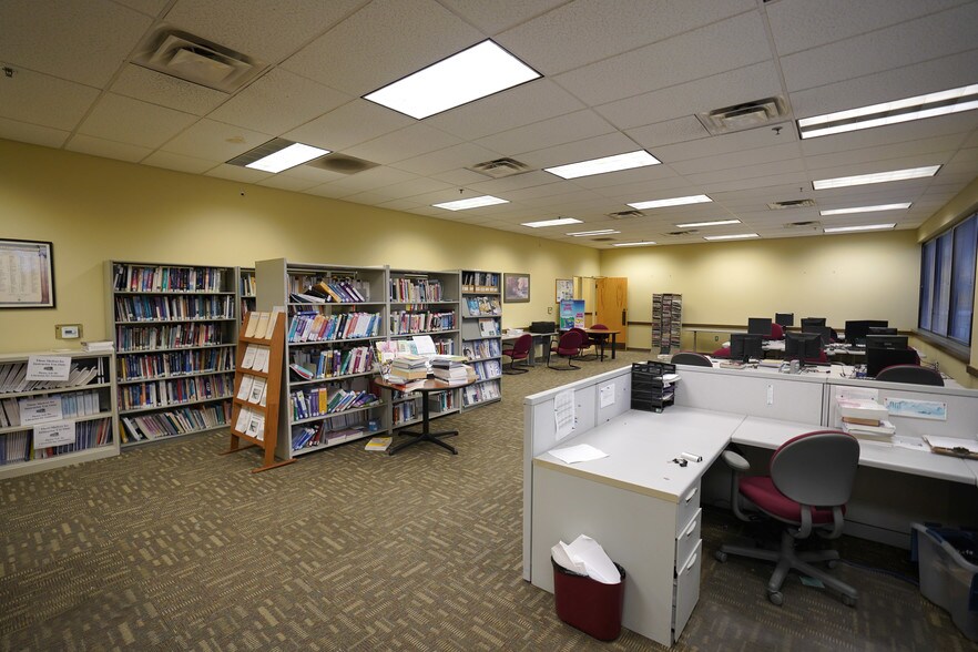 More Photos Of 1905 S Haggerty Rd, Canton Office For Lease