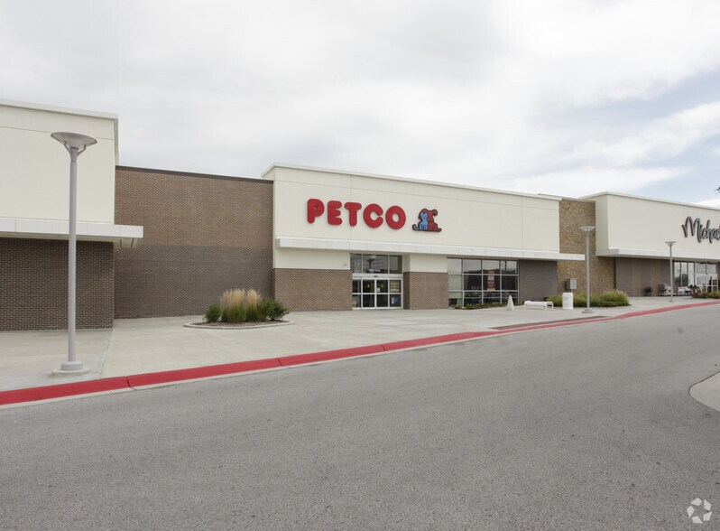 More Photos Of L St @ 120th st, Omaha Unknown For Lease