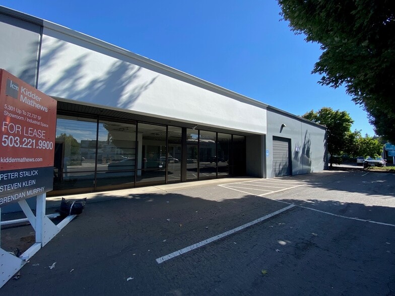 More Photos Of 2502-2530 SE 8th Ave, Portland Warehouse For Lease