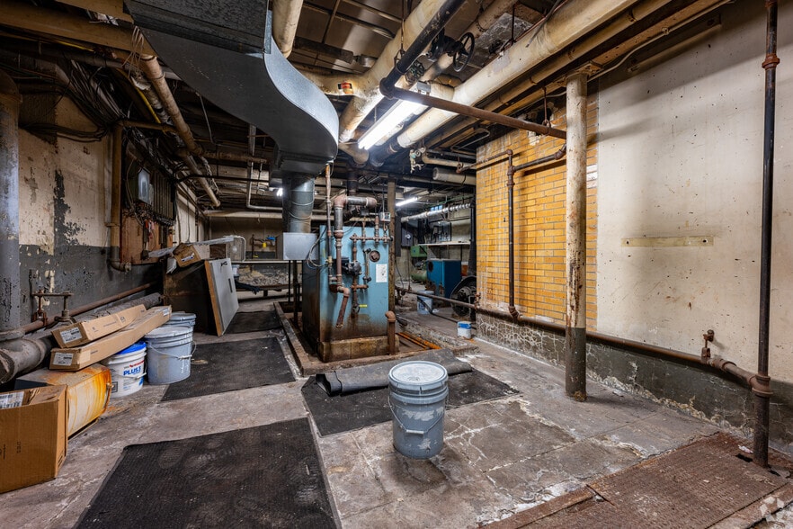 More Photos Of 1495 Lake Ave, Rochester Storefront Retail Office For Sale