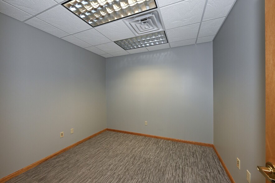 More Photos Of 4067-4083 N Jefferson St, Medina Medical For Lease