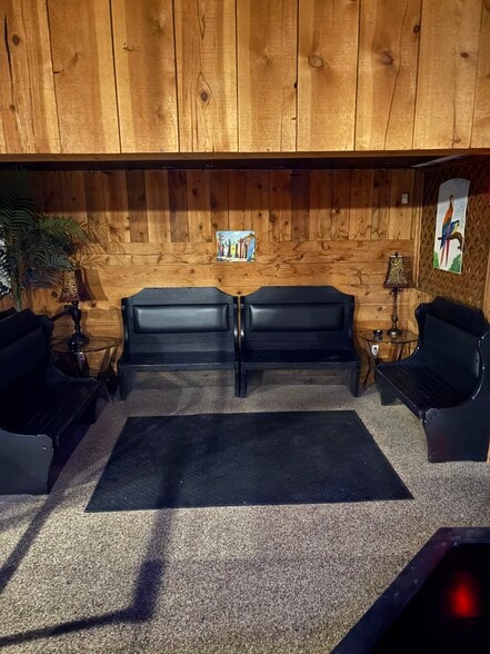 More Photos Of 1704 E Hwy 70, Kingston Bar For Sale