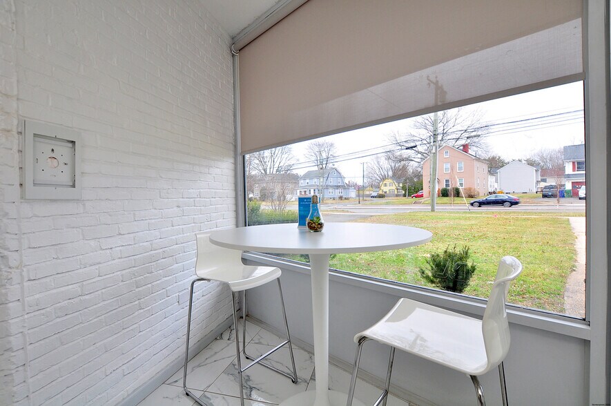 More Photos Of 258 Windsor Ave, Windsor Freestanding For Sale