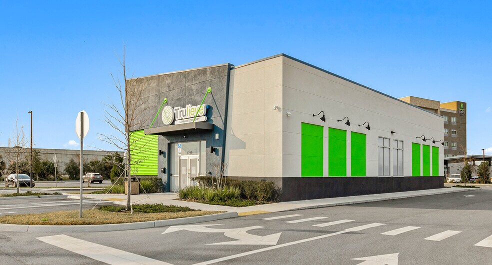 More Photos Of 4740 SR-46, Sanford Drugstore For Sale