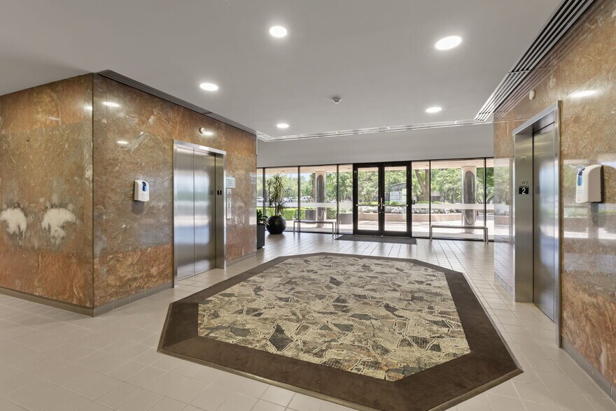 More Photos Of 6300 La Calma Dr, Austin Office For Lease