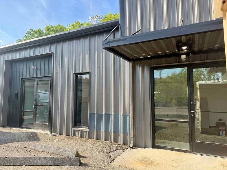 More Photos Of 2909 E Oakland Ave, Johnson City Industrial For Lease