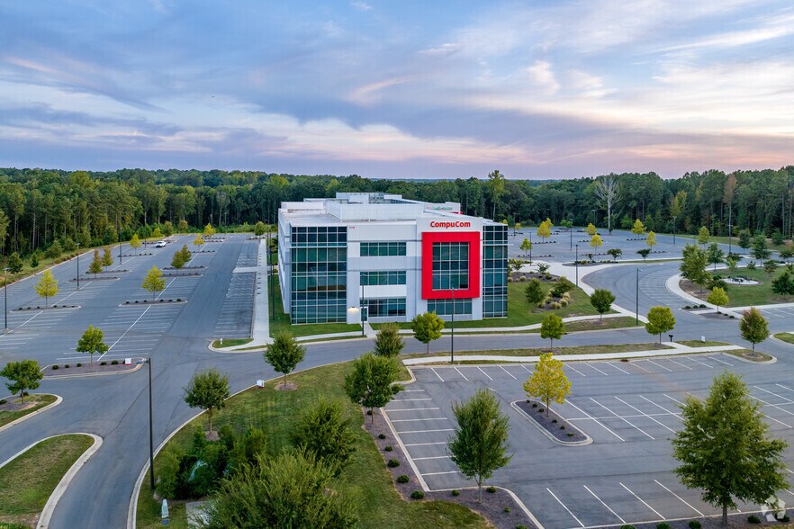 More Photos Of 8106 Calvin Hall Rd, Fort Mill Office For Lease