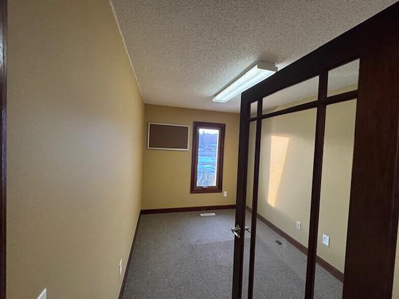 More Photos Of 8729 NE Central Ave, Blaine Office For Sale
