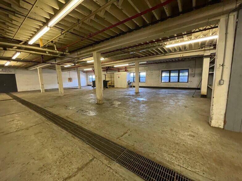 More Photos Of 170 N 17th St, Wheeling Office For Sale