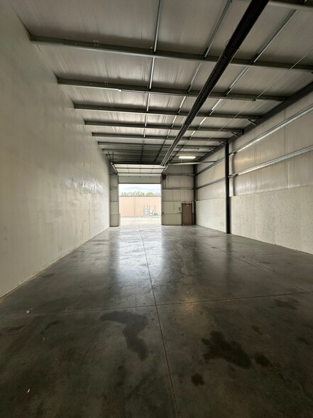 More Photos Of 3515 N 25th St, Lincoln Warehouse For Lease