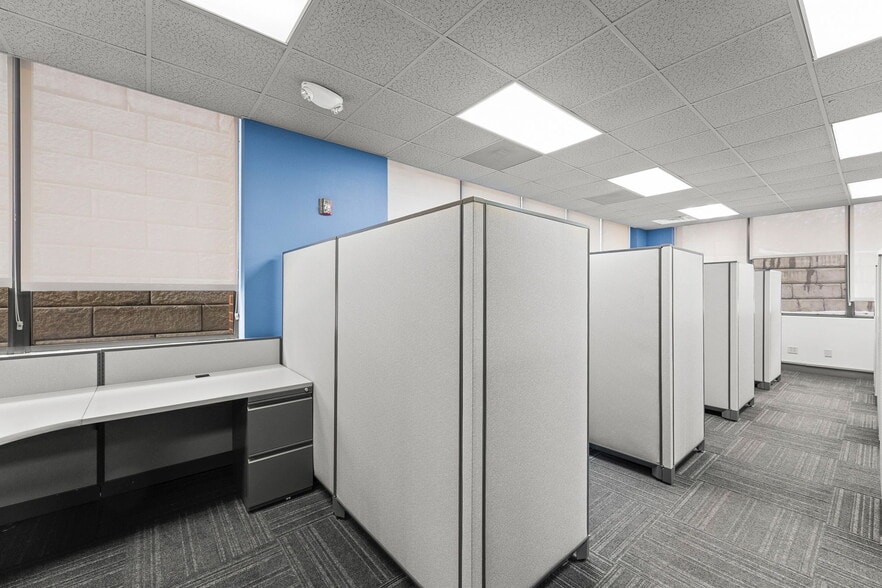 More Photos Of 4800 Lamar Ave, Mission Office For Lease