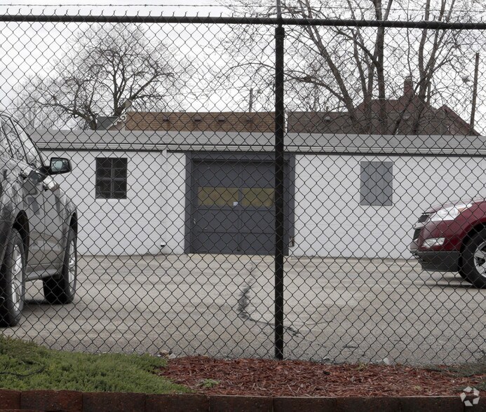 More Photos Of 123 N Pine St, Indianapolis Warehouse For Lease