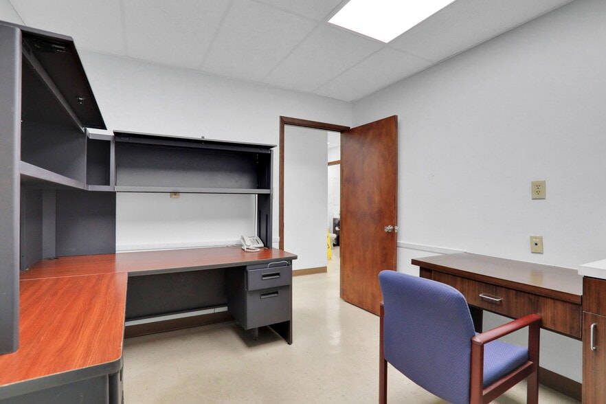 More Photos Of 1736 University Blvd S, Jacksonville Medical For Lease