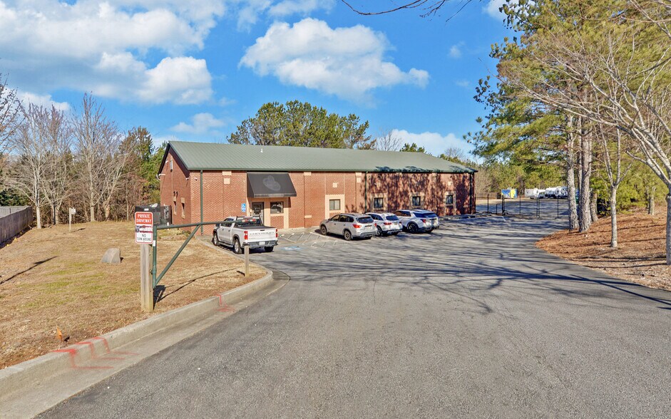 More Photos Of 4295 Brogdon Exchange, Suwanee Warehouse For Sale