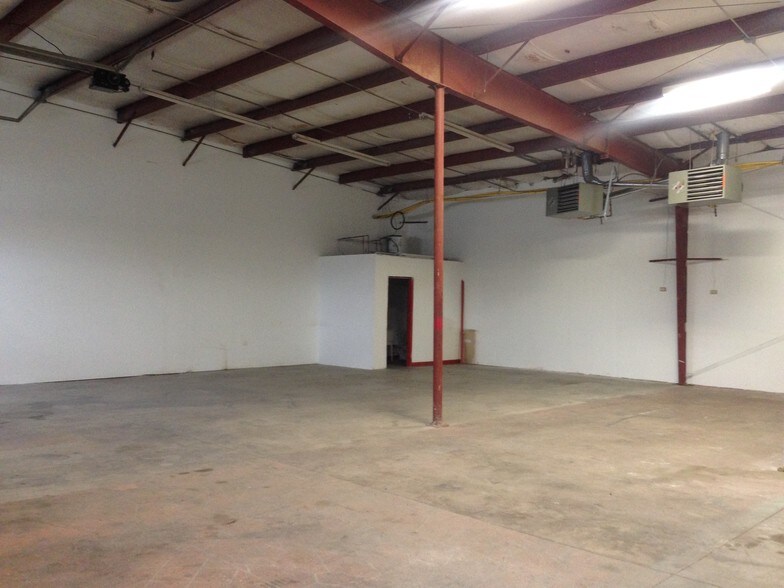 More Photos Of 6535 York St, Denver Warehouse For Lease