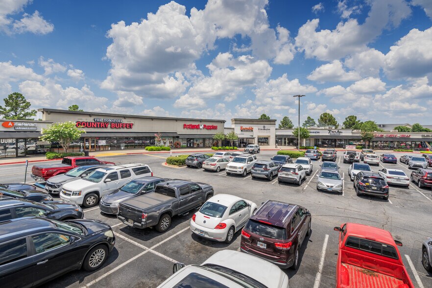 More Photos Of 840 Ernest West Barrett Pky, Kennesaw Unknown For Lease