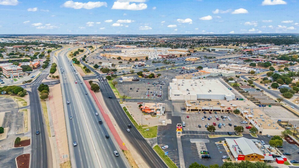 More Photos Of 4950 S Loop 289, Lubbock Restaurant For Lease