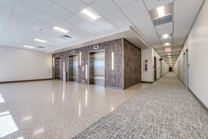 More Photos Of 11970 N Central Expy, Dallas Unknown For Lease