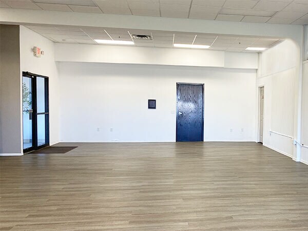 More Photos Of 2401 Highway 13 W, Burnsville Warehouse For Sale