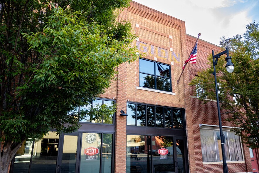 More Photos Of 126 N Saint Francis Ave, Wichita Storefront Retail Residential For Sale