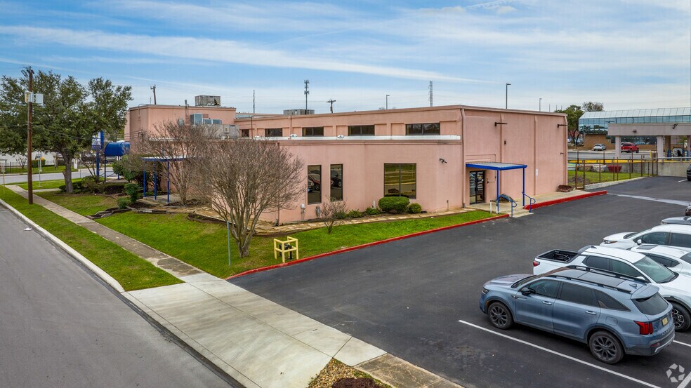 More Photos Of 4205 San Pedro Ave, San Antonio Schools For Lease