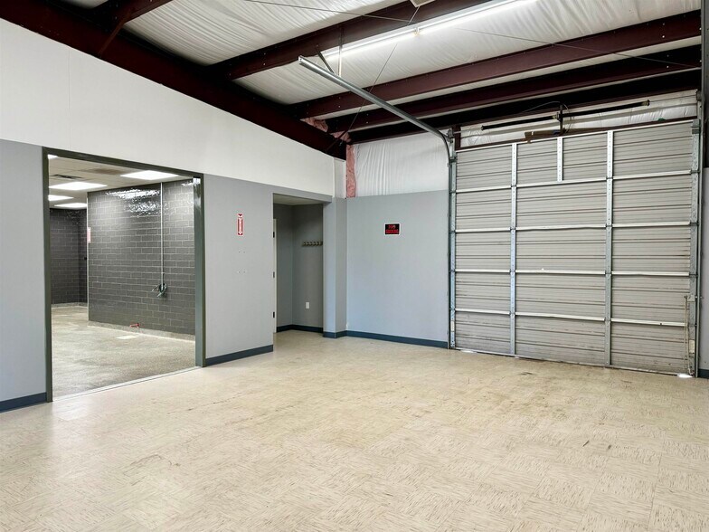 More Photos Of 78 Commerce Way, Killen Medical For Sale
