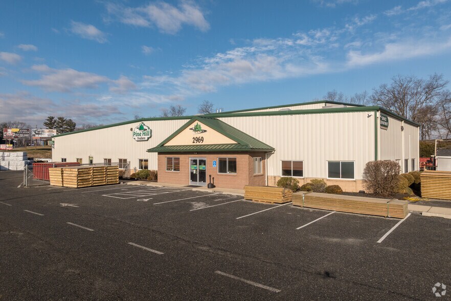 Primary Photo Of , Gordonville Flex For Sale