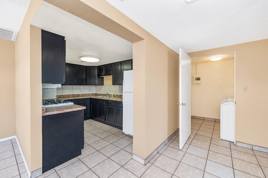 More Photos Of 8916 N 11th St, Phoenix Apartments For Sale