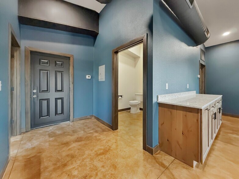 More Photos Of 3050 Highway 52 South, Minot Flex For Lease