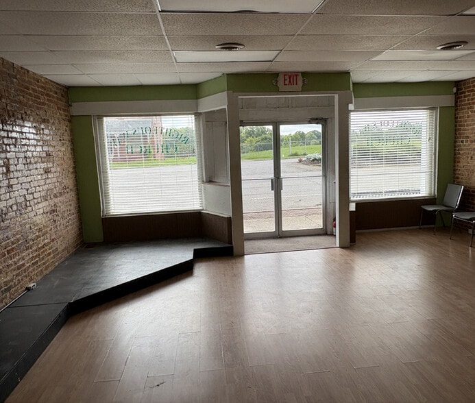 More Photos Of 504 S Main St, Clover Storefront Retail Office For Sale